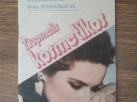 Knyga Žiupsnelis kosmetikos