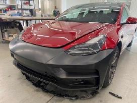 Tesla Model 3 bamperis startech.de