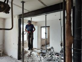 Pigus šiukšlių baldų išvežimas griovimo darbai.