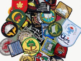 Siuvinėtos mokyklinės emblemos
