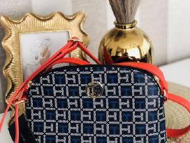 Moteriškas Tommy Hilfiger rankinukas per peti
