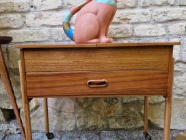 Vintažinė mid century tikmedžio komodėlė-siūlinė