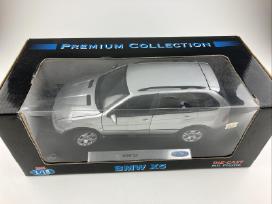 Bmw X5 E53 1:18 modeliukas atsidaro dalys didelis