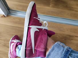 Dėvėti ryškiai rožiniai Nike Match Mid Sneakers