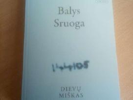 B. Sruoga. Dievų miškas