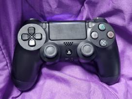 Juodas playstation 4 V2 pultelis