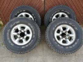 Mitsubishi Pajero ratlankiai su padangom R15