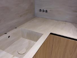 Siūlau darbą su dirbtiniu akmeniu Corian.