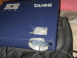 Parduodu projector Benq.mazai naudotas.