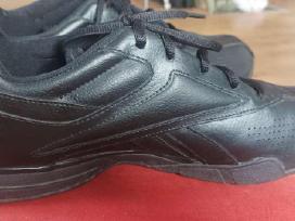 Reebok kedai