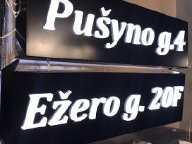 Šviečiančias LED adreso ir namo numerio lentelės