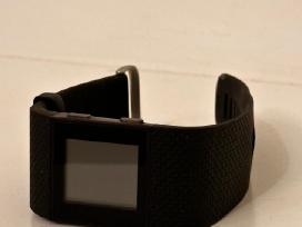 Parduodamas laikrodis Fitbit surge