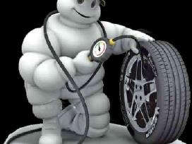 Automobilio slaptų varžtų atsukimas