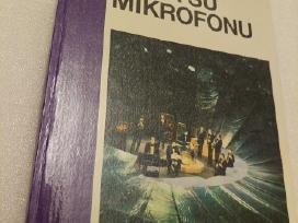 Mūza su mikrofonu