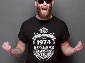 Gimtadienio marškinėliai -Years Of Being Awesome!