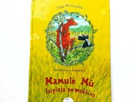 Mamulė Mū laipioja po medžius