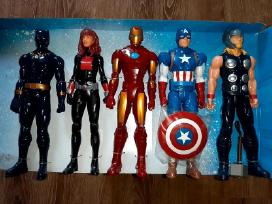 Penkios Hasbro herojų figūrėlės