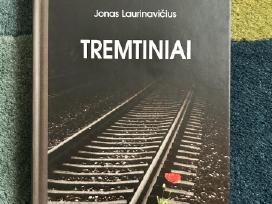 Tremtiniai. J. Laurinavičius su autografu
