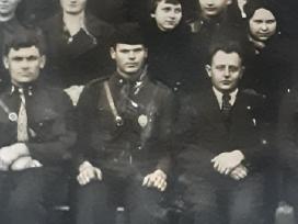 Foto Raguva Panevežio raj. Sėdi seniunas
