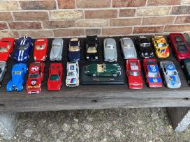 1:24 modeliukai Mercedes Ferrari Jaguar Renault