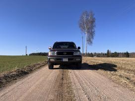 Toyota Land Cruiser 100