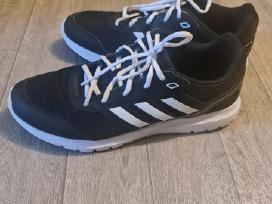 Adidas kedai.