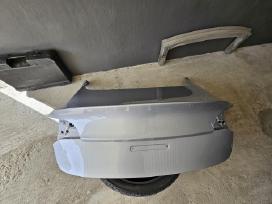 Tesla Model 3 dalys