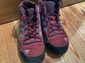 Adidas traxion 28