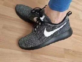 Idealios bukles Nike Roshe kedai