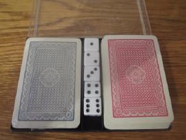Šaškės,kortos,domino,akiniai,šalmai,žaidimai