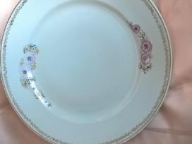 Parduodama didelė lėkštė 35 cm.