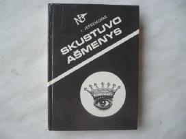 I. Jefremovas - Skustuvo ašmenys