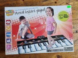 Žaislinis pianinas, muzikinis kilimėlis
