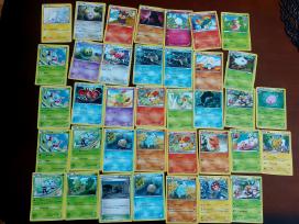 37 Pokemon kortos iš 2015 metų