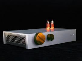 Billie Amp - craft stereo stiprintuvas iš Kanados
