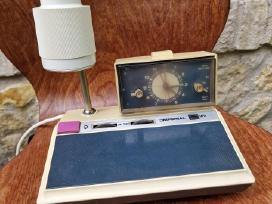 Vintažinis stalo radioimtuvas,šviestuvas,laikrodis