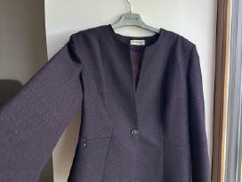 Tamsiai violetinis/į raudonumą švarkas