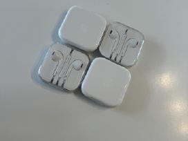 Apple Earpods with 3.5mm Headphone Plug
