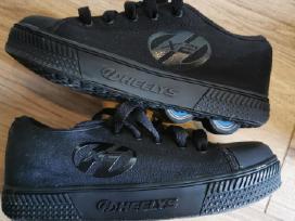 Batai, riedučiai Heelys