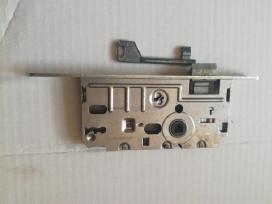 Kambario durų spyna be rankenų