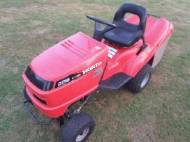 Honda Hf2216 H Sodo Traktoriukas žoliapjovė