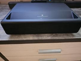 Xiaomi 4k iki150'projektorius su 110" Elite ekranu