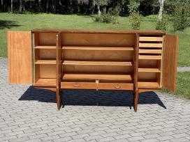 Mid-century ispudinga didele spintele-indauja!