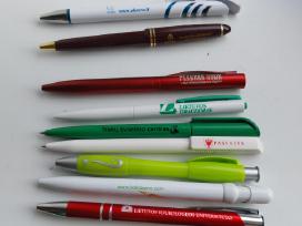 Tušinukai su įvairiais logotipais