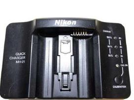 Nikon Mh-21 pakrovėjas