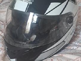 Naujas motociklininko šalmas.