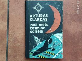 A. Klarkas "2001 metų kosminė odisėja" 1974 m.