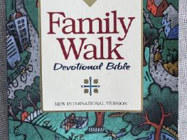 Šeimininė Biblija Family Walk Devotional Bible