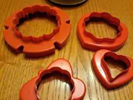 Tupperware kepimo rinkinys.