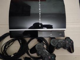 PS3 atristas, yra 30 zaidimu, 2 pulteliai